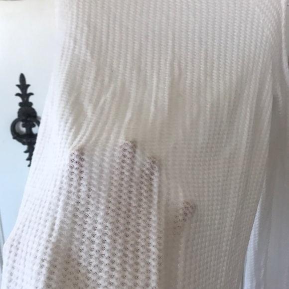 Cold shoulder long sleeve top - Picture 4 of 4